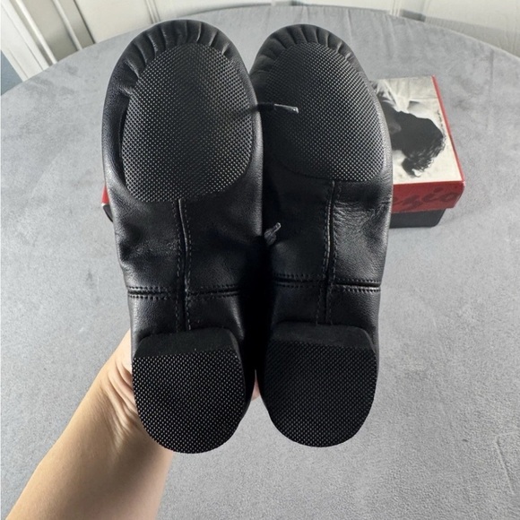 Capezio Children’s Black Split Sole Leather Lace Up Jazz Shoes Size 2 - Picture 4 of 4
